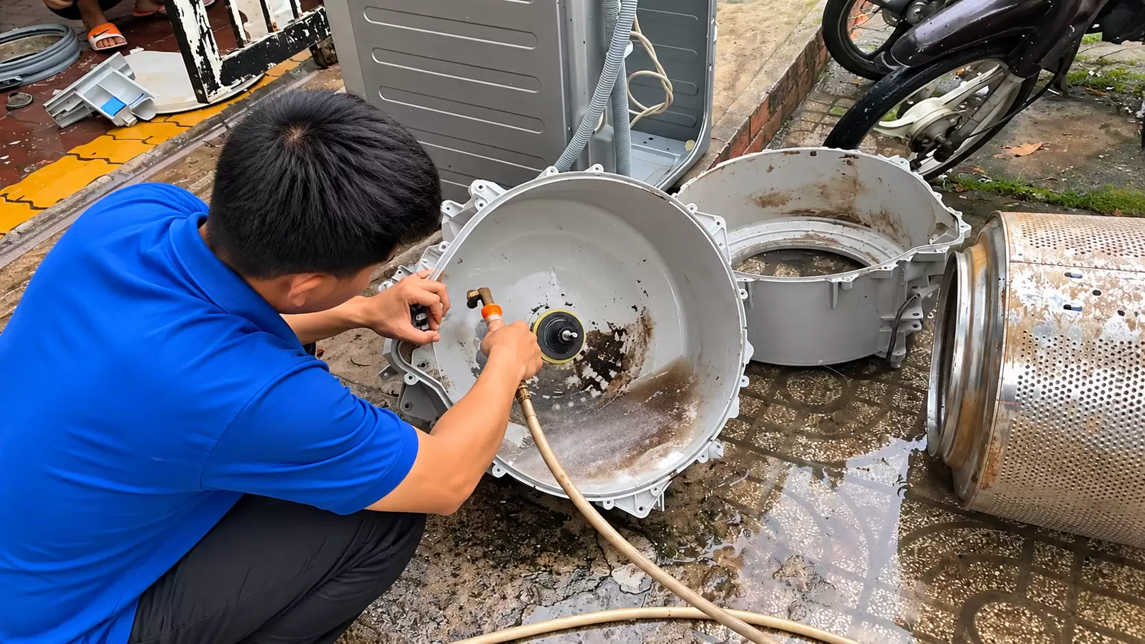 Vệ Sinh Máy Giặt Cửa Ngang TPHCM Sạch Bong Tức Thì – RÃ LỒNG XỊT ÁP LỰC CHỐT 1 GIÁ